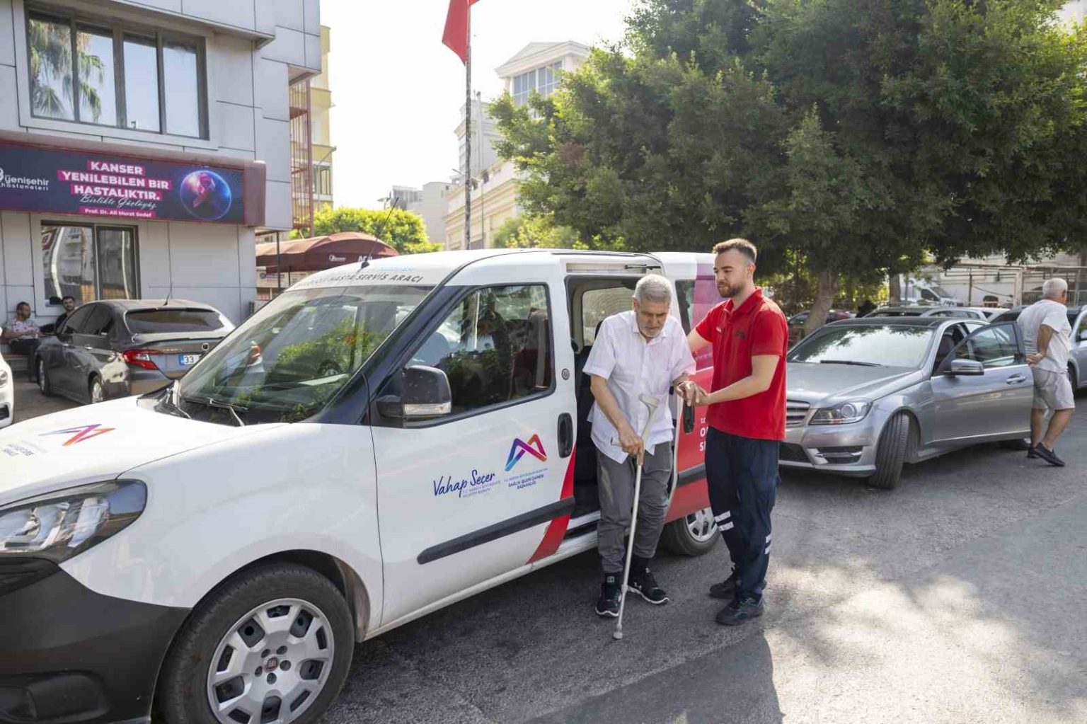 mersinde-onkoloji-hastalarina-ucretsiz-servis-hizmeti