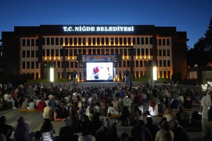 nigdede-minderli-sinema-aksamlari
