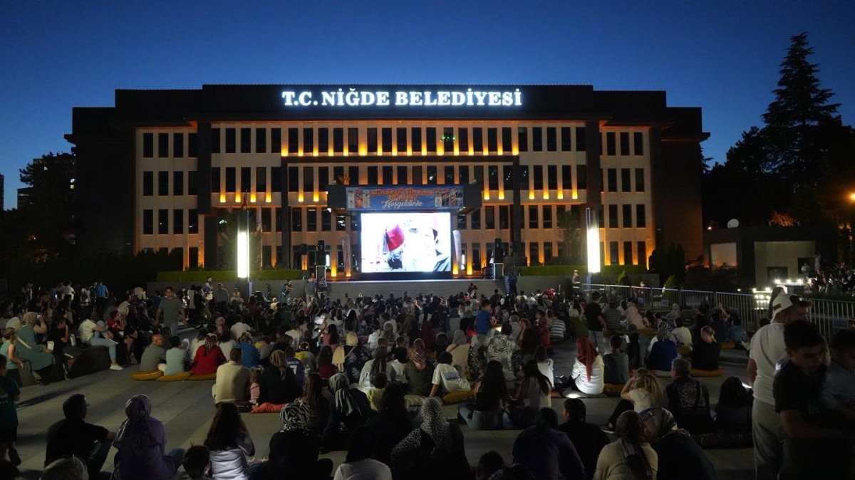 nigdede-minderli-sinema-aksamlari