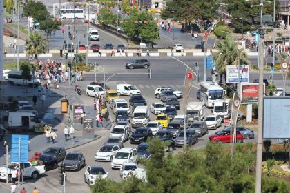 samsunda-motorlu-kara-tasit-sayisi-bir-yilda-40-bin-939-artti