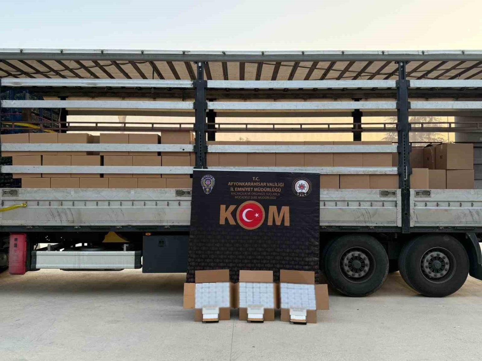 tirda-4-milyon-300-bin-adet-bandrolsuz-bos-makaron-ele-gecirildi