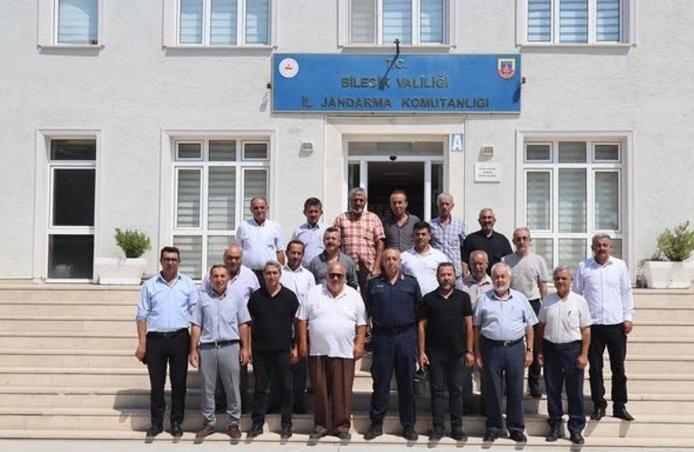 bilecikte-muhtarlardan-il-jandarma-komutanina-ziyaret