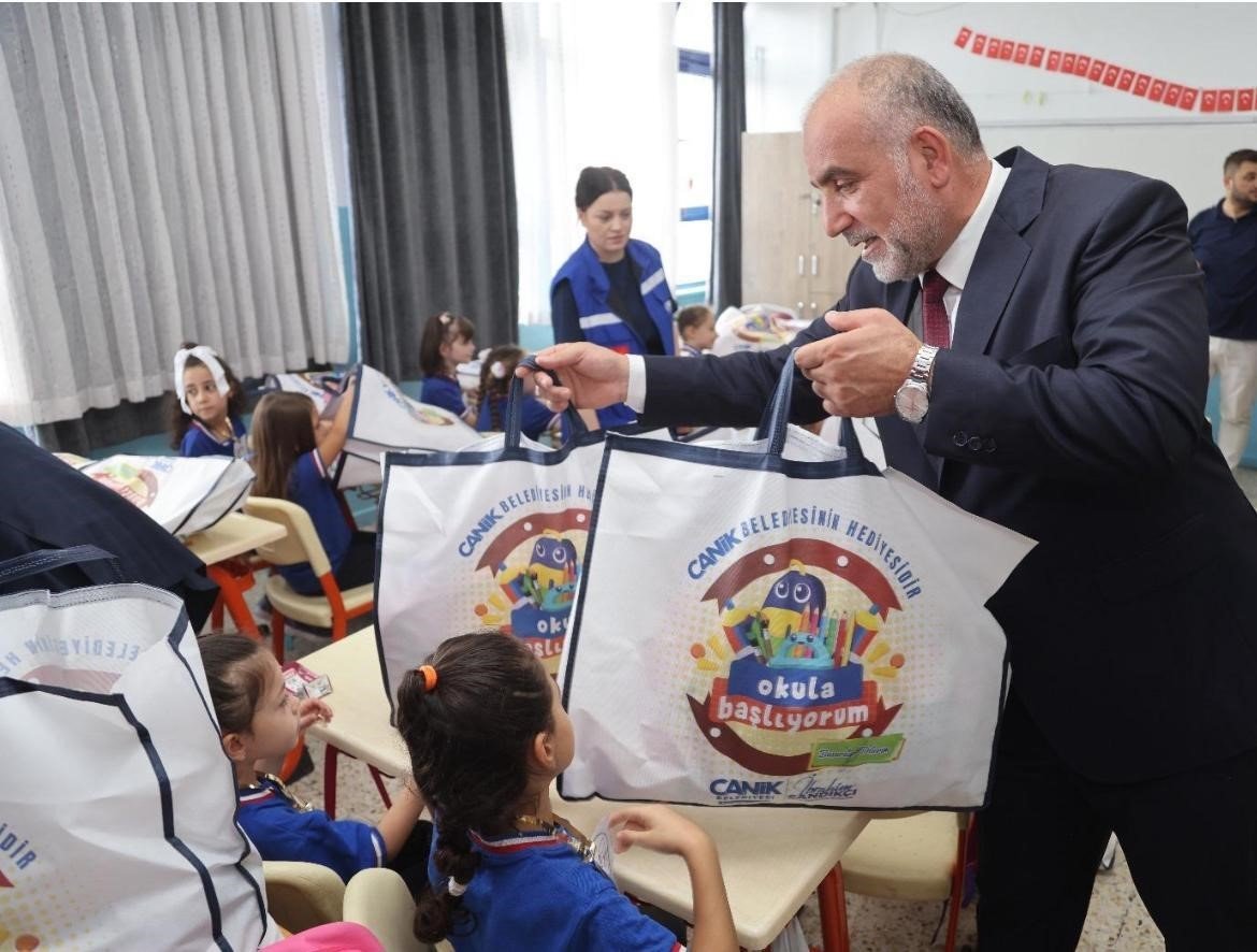 canik-belediyesinden-ogrencilere-canta-ve-kirtasiye-destegi