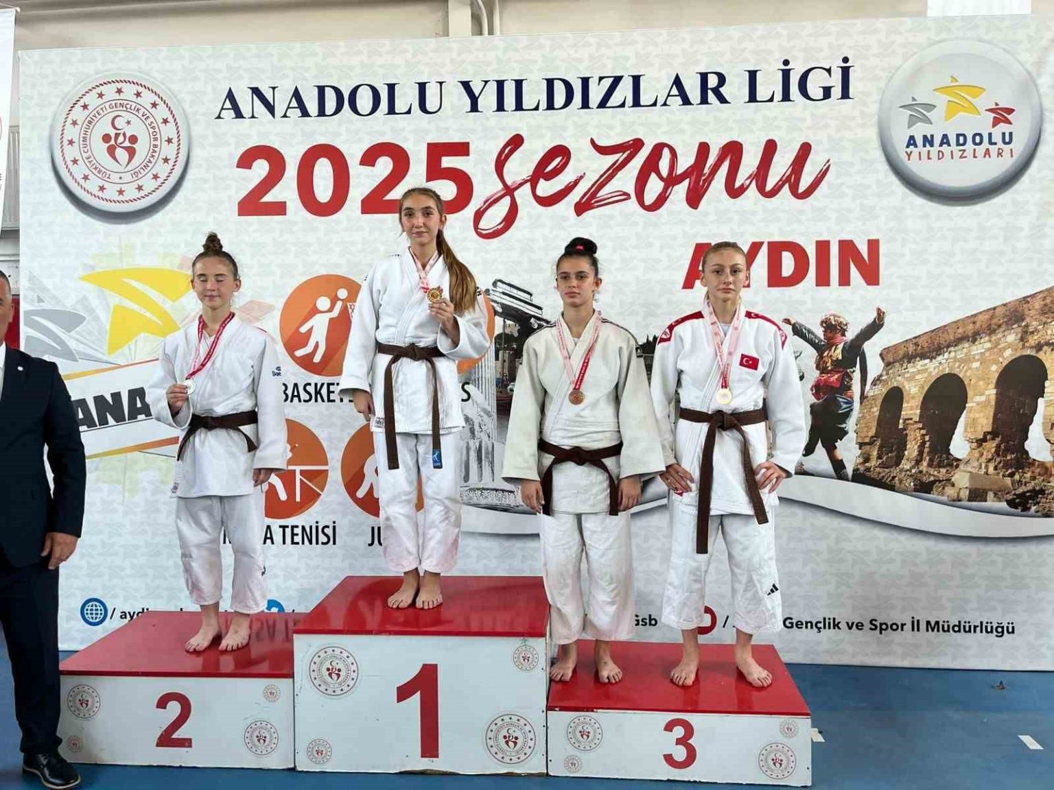 duzcenin-judoculari-turkiye-ucuncusu-oldu