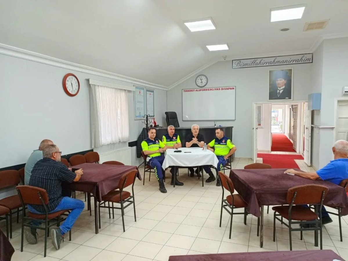 jandarmadan-kamyoncu-esnafina-ziyaret