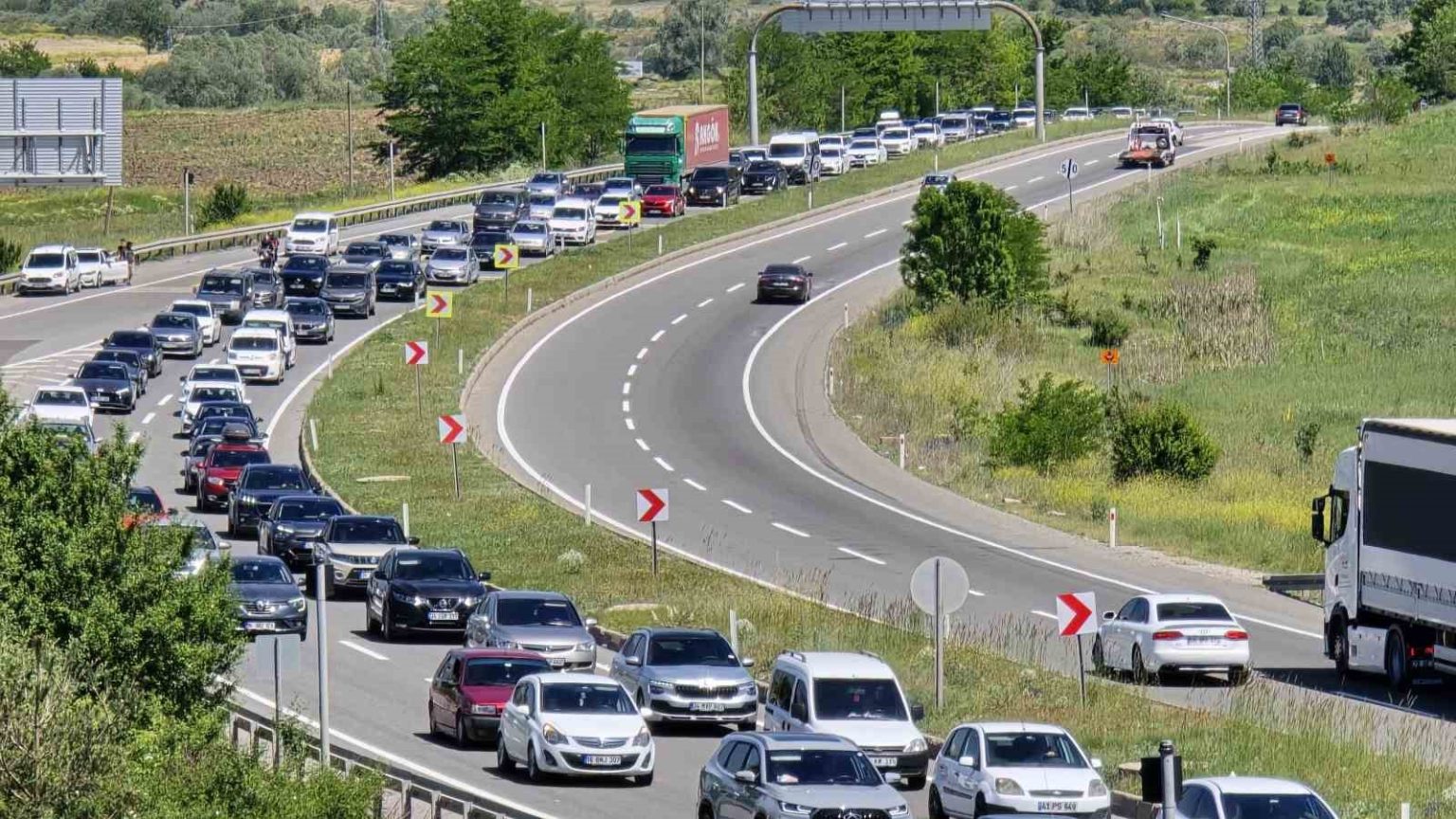 karabukte-trafige-kayitli-arac-sayisi-83-bin-257-oldu