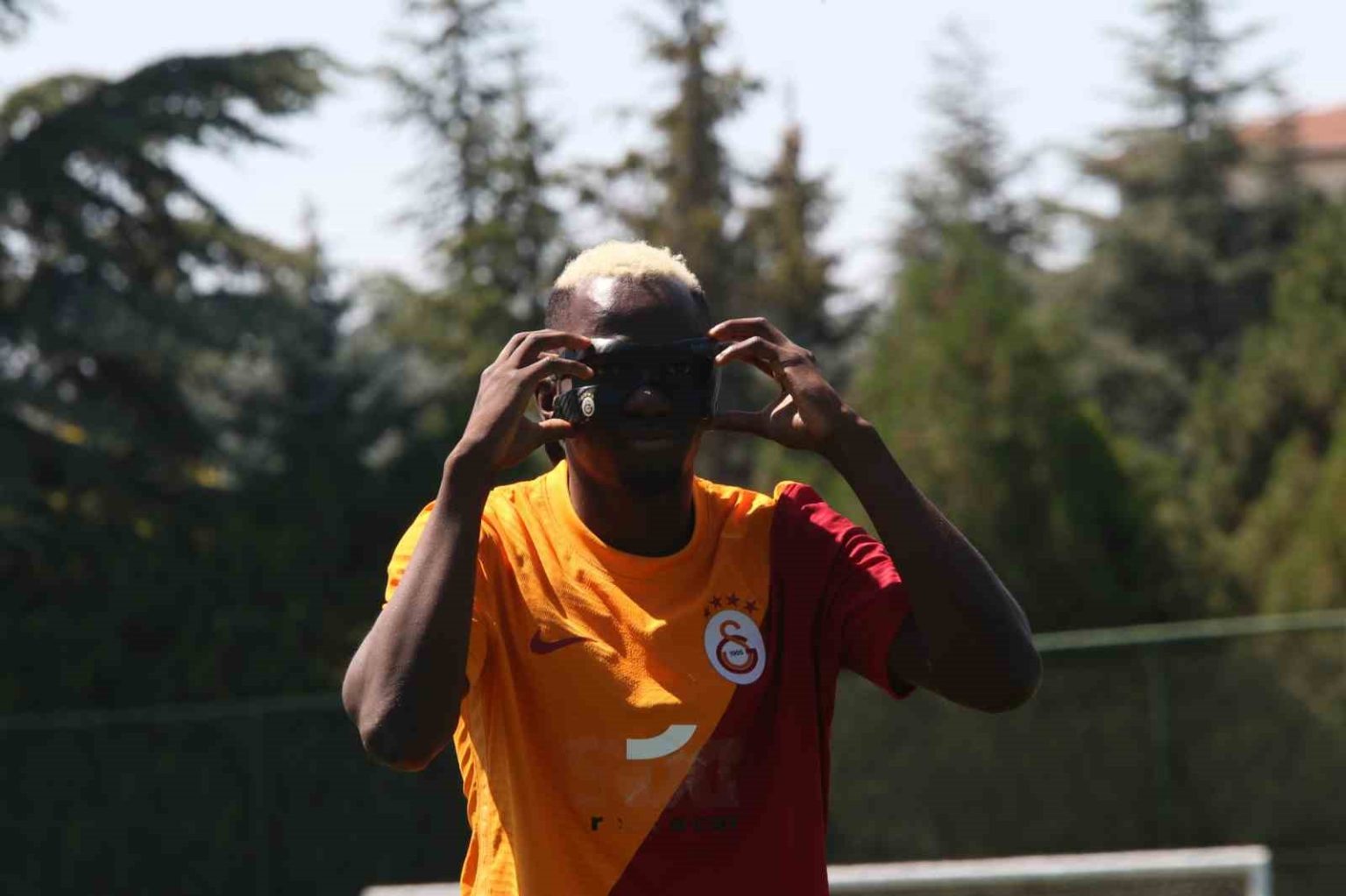 osimheni-eskisehirde-goren-sasiriyor