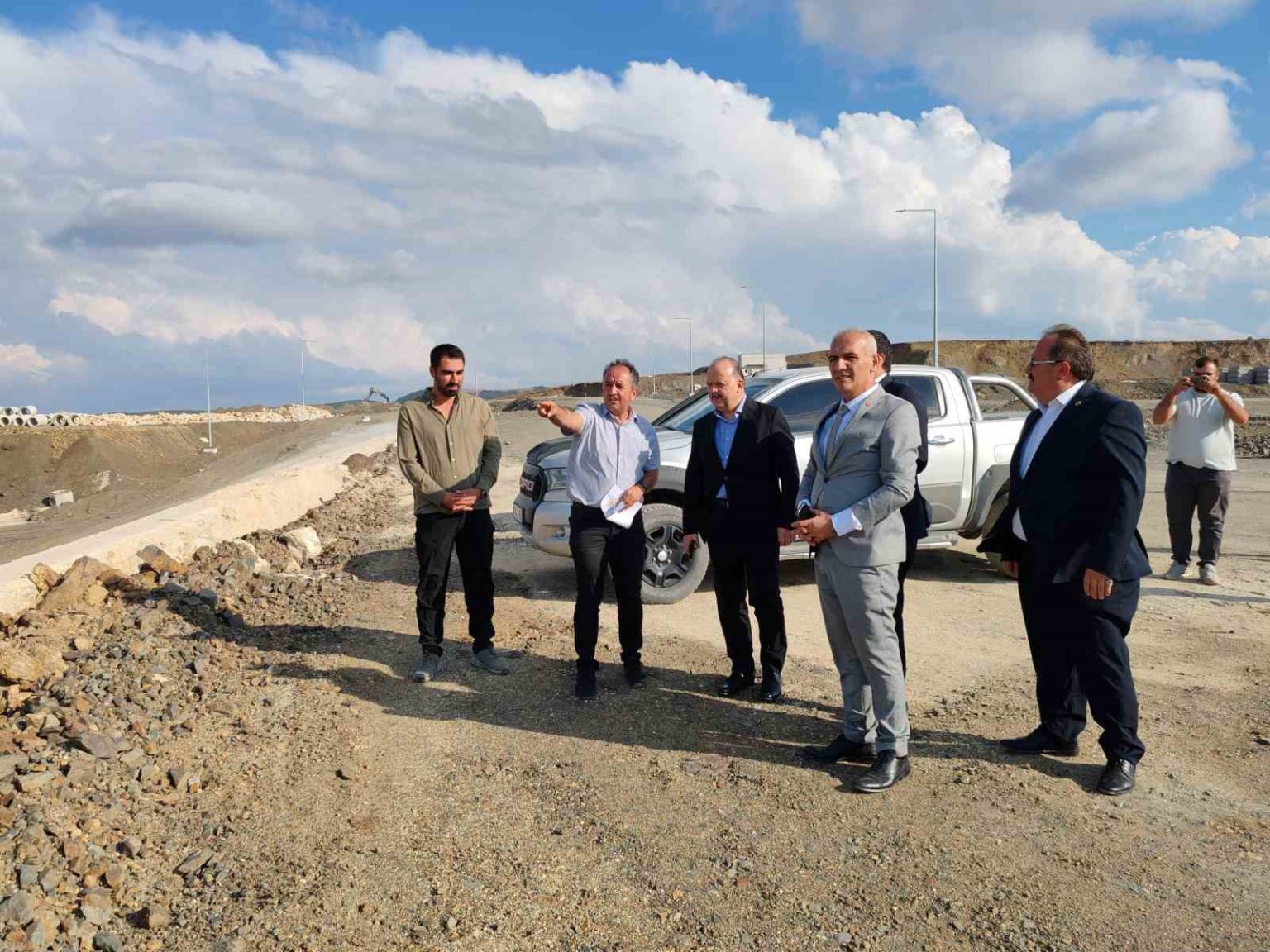 vali-dalli-devrekani-besi-organize-tarim-bolgesinde-incelemelerde-bulundu