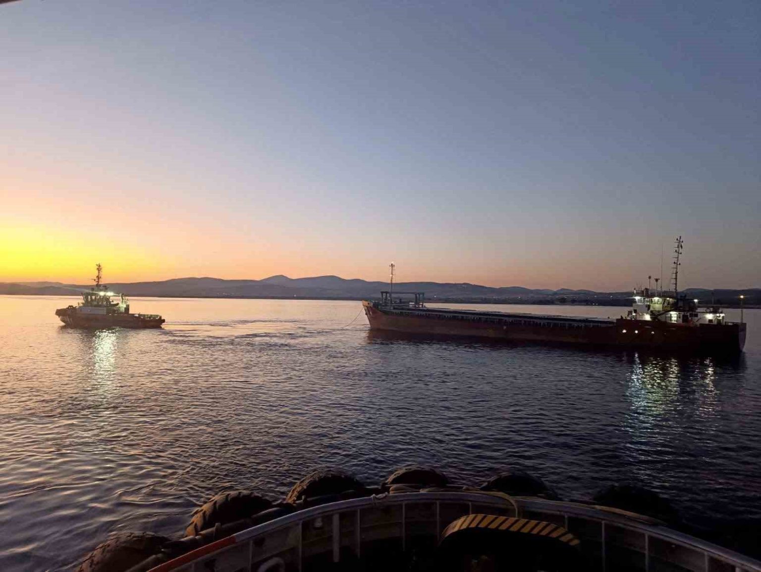 canakkale-bogazindan-gecen-genel-kargo-gemisi-makine-arizasi-yapti