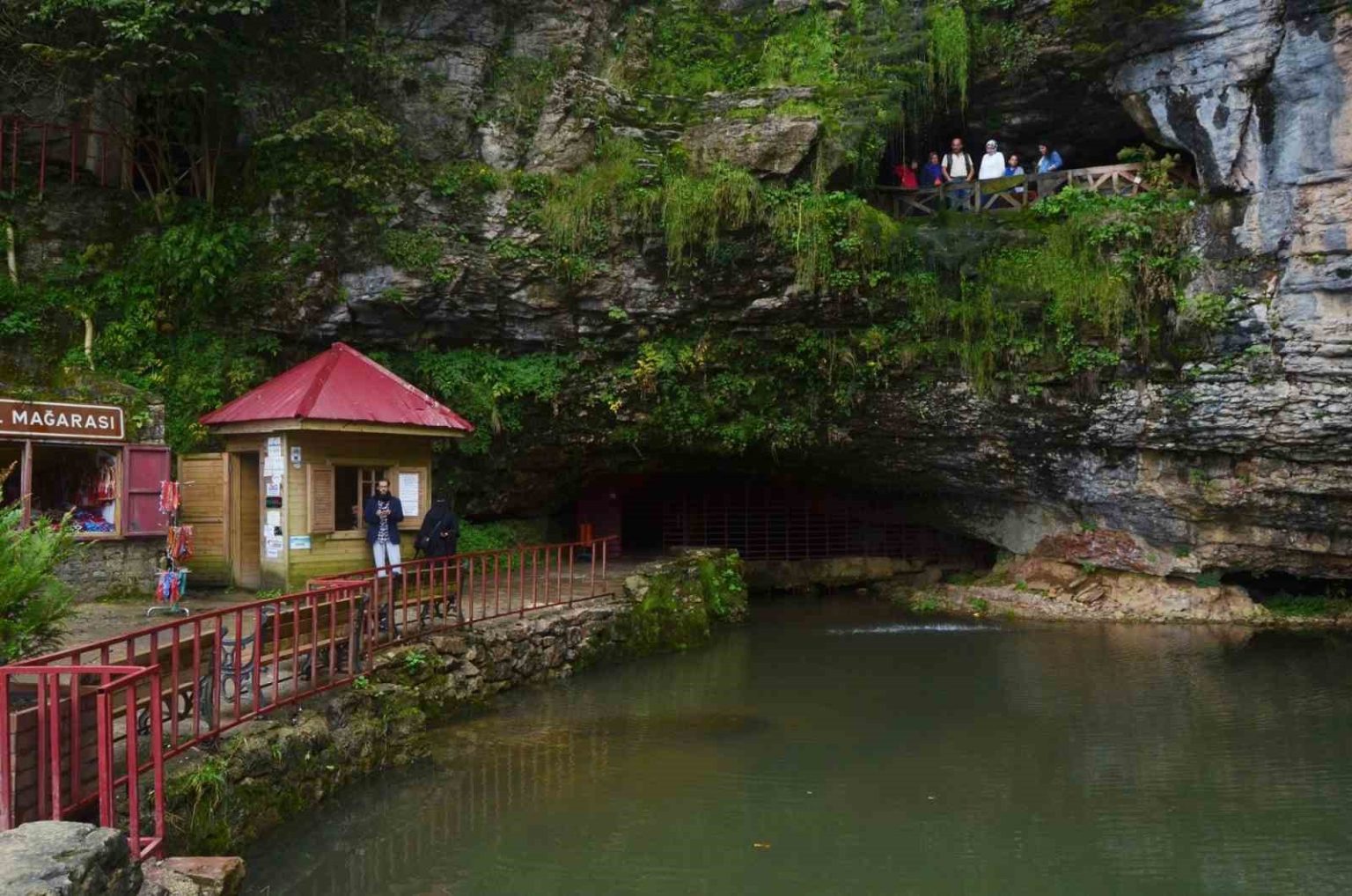 dunyanin-en-uzun-ikinci-magarasini-7-ayda-yaklasik-100-bin-turist-ziyaret-etti