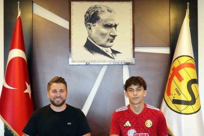eskisehirspor-altyapi-oyuncusu-ozan-ismail-corut-ile-sozlesme-imzaladi