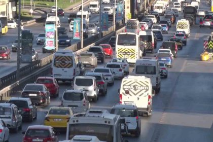 istanbulda-is-cikisinda-trafik-yogunlugu-yuzde-72ye-ulasti