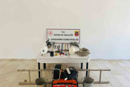 jandarma-serikte-definecileri-sucustu-yakaladi