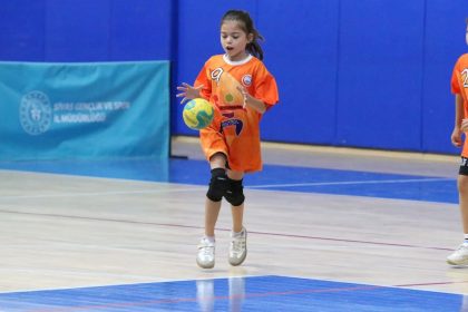 mini-minikler-hentbol-turkiye-sampiyonasi-sivasta-basladi