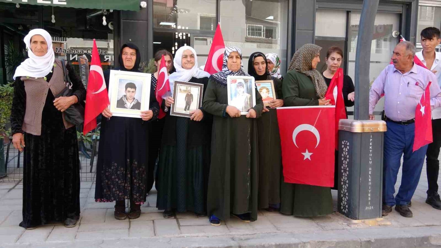 vanli-ailelerin-eylemi-107nci-haftasina-girdi