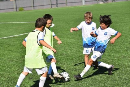 yunusemre-belediyesi-yaz-futbol-okulu-coskuyla-sona-erdi