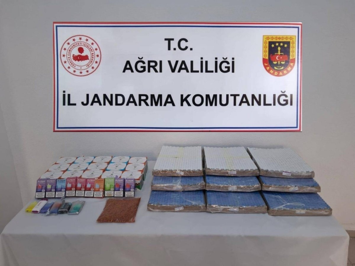 agrida-binlerce-kacak-botoks-ve-vucut-gelistirme-ilaci-ele-gecirildi