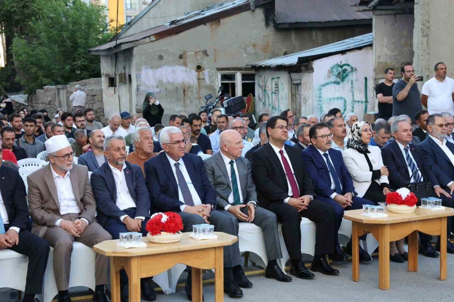 agv-munevver-hanimlar-yuksek-ogrenim-kiz-yurdunun-temeli-atildi