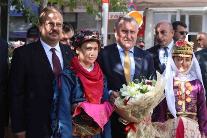 bakan-bakin-aydindaki-ilk-duragi-valilik-oldu