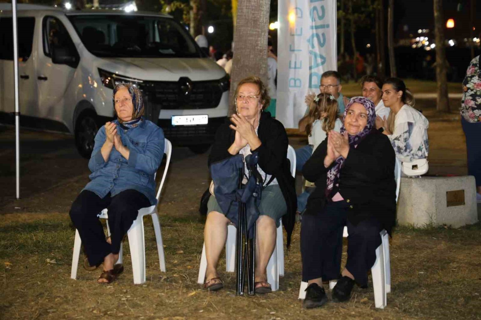 basiskele-sahili-muzikle-senlendi