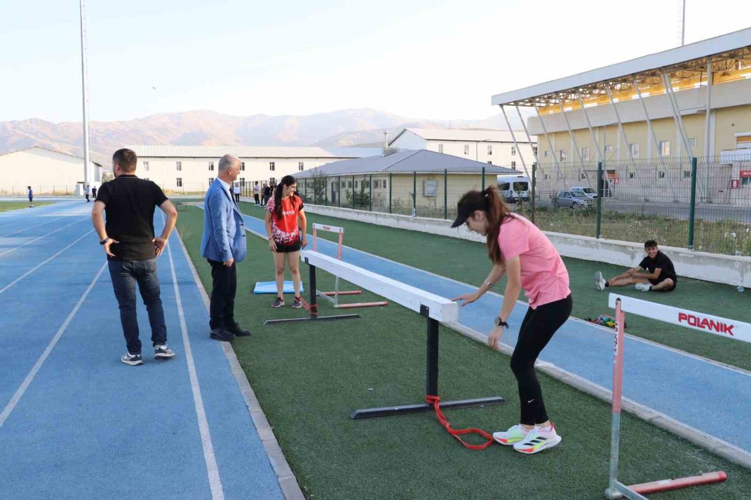 genc-atletler-yaz-spor-okullarinda-ter-dokuyor