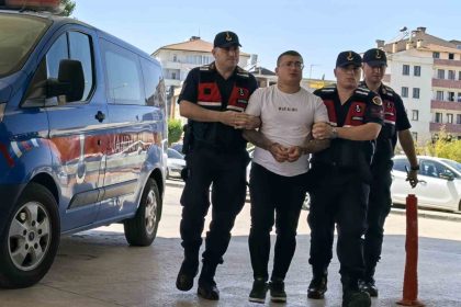 kavgayi-ayirmaya-calisan-ozel-guvenlik-gorevlisini-bicaklayan-saldirgan-tutuklandi