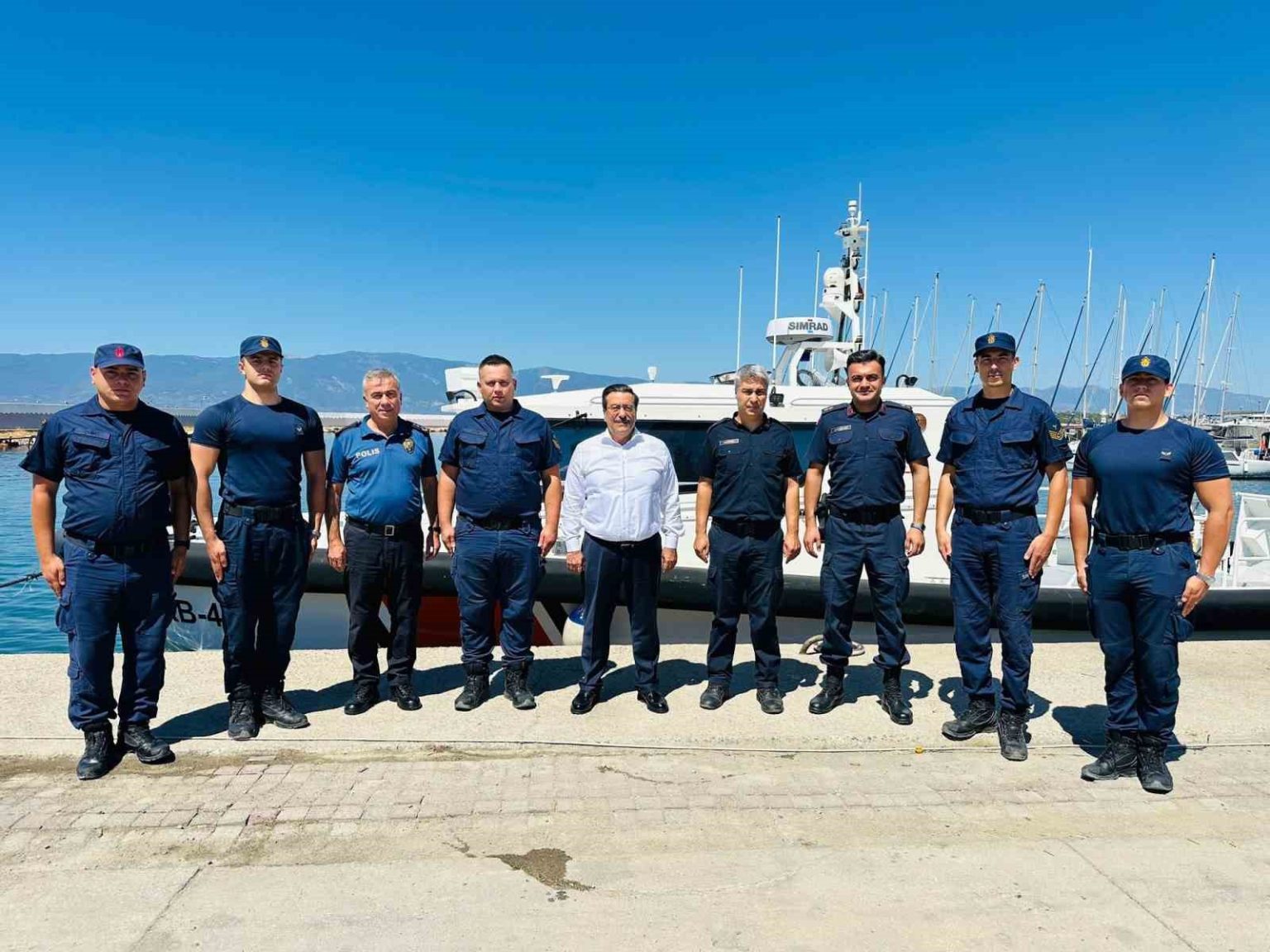 kaymakam-cumali-atilladan-sahil-guvenlik-bot-komutanligina-ziyaret
