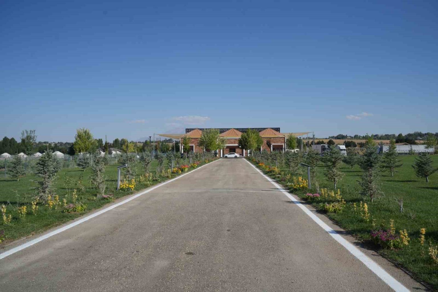 malazgirtte-1071-cicek-dikildi