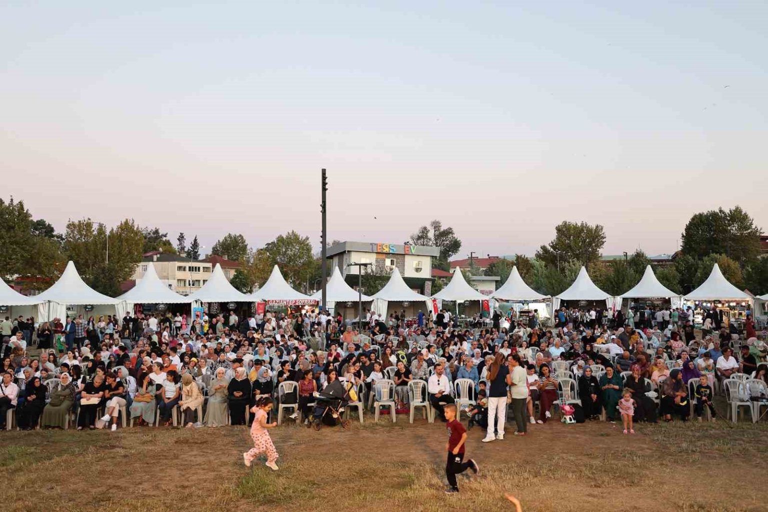 sakaryada-kafkas-ve-ic-anadolunun-zengin-kulturuyle-solen-gibi-aksam
