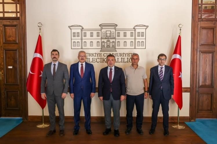 vali-faik-oktay-sozere-onemli-ziyaret