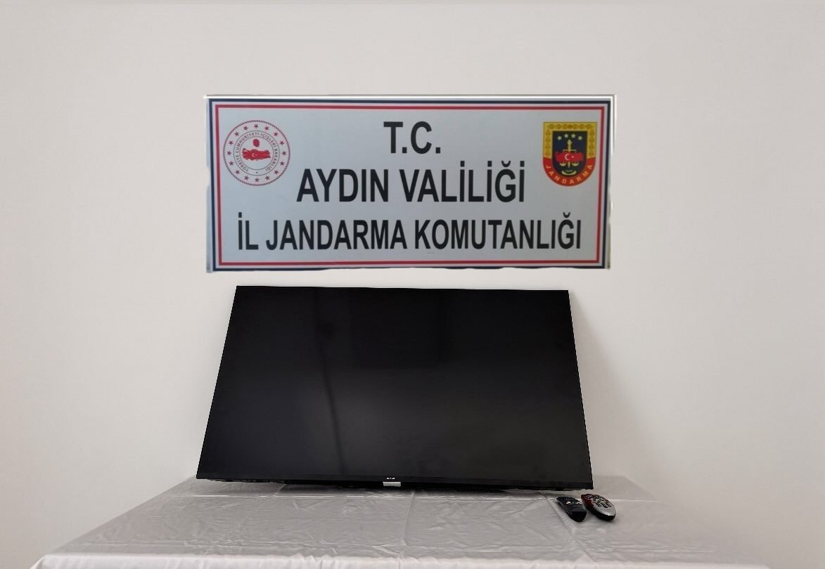 yakalanmamak-icin-her-seyi-deneyen-hirsiz-jandarmaya-takildi