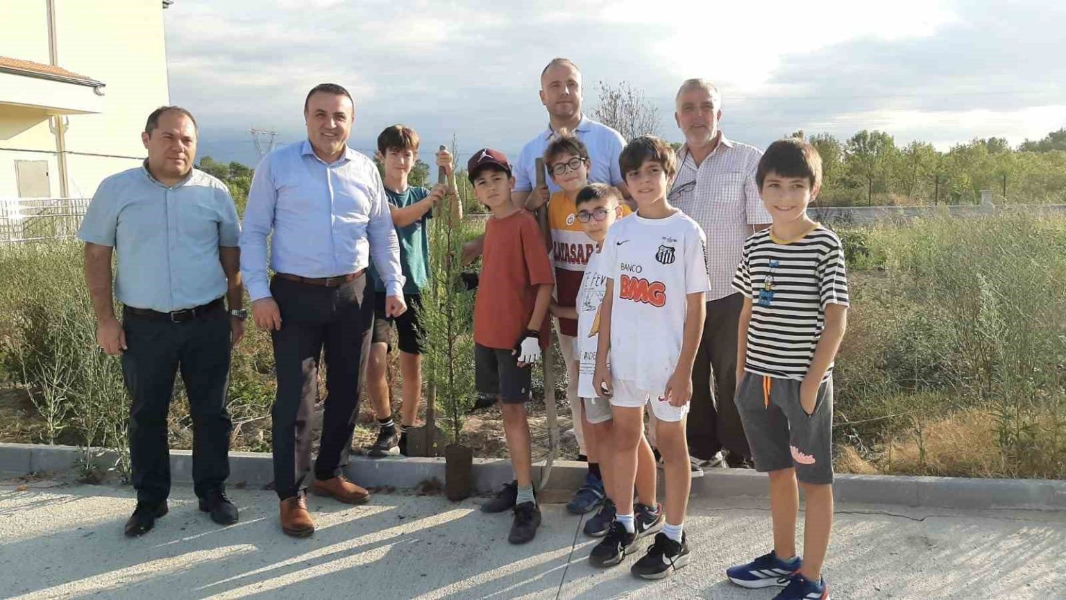 yeseren-umutlar-yili-icin-fidanlar-toprakla-bulusmaya-basladi