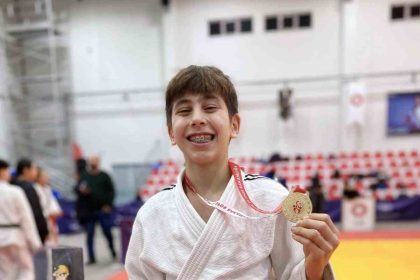 yunusemreli-sporculardan-cifte-madalya