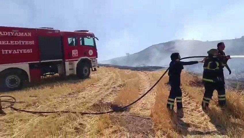 belediye-itfaiyesinde-staj-yapan-kadin-stajyerler-cesaretiyle-dikkat-cekti