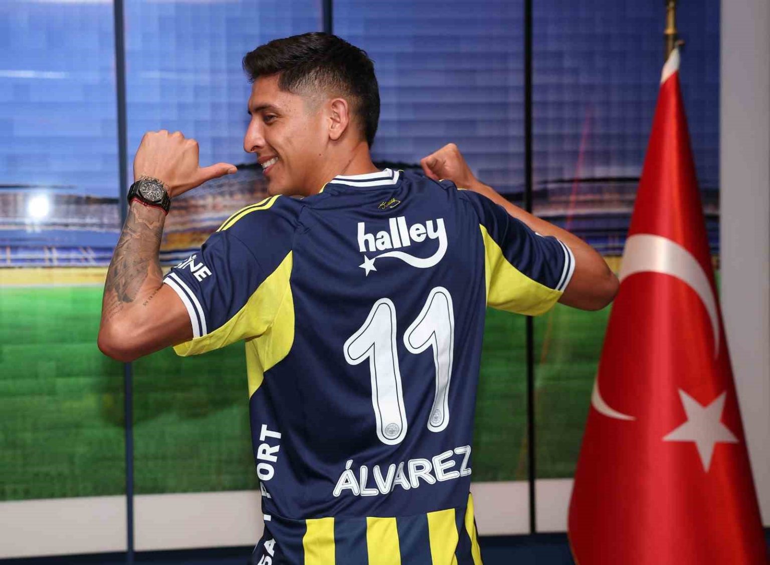 edson-alvarez-resmen-fenerbahcede
