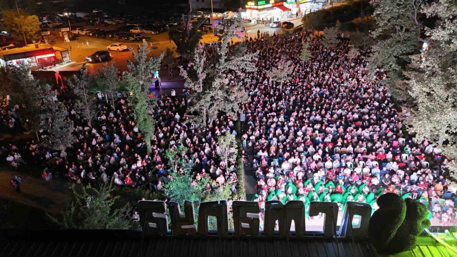 ormanya-gece-sinemasi-5-bin-katilimciyla-rekor-kirdi
