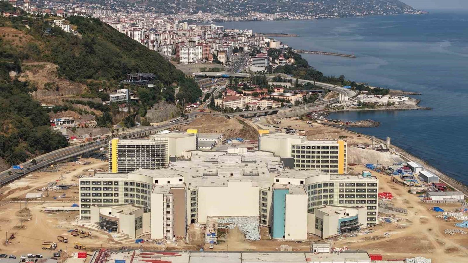 sehir-hastanesi-yolunun-trafigiyle-ilgili-arayislar-suruyor