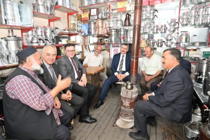 vali-ciftci-kavaflar-carsisi-esnafini-ziyaret-etti