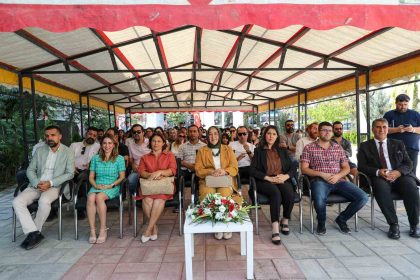 van-buyuksehir-belediyesi-dijital-genclik-merkezinin-kapilarini-hizmete-acti