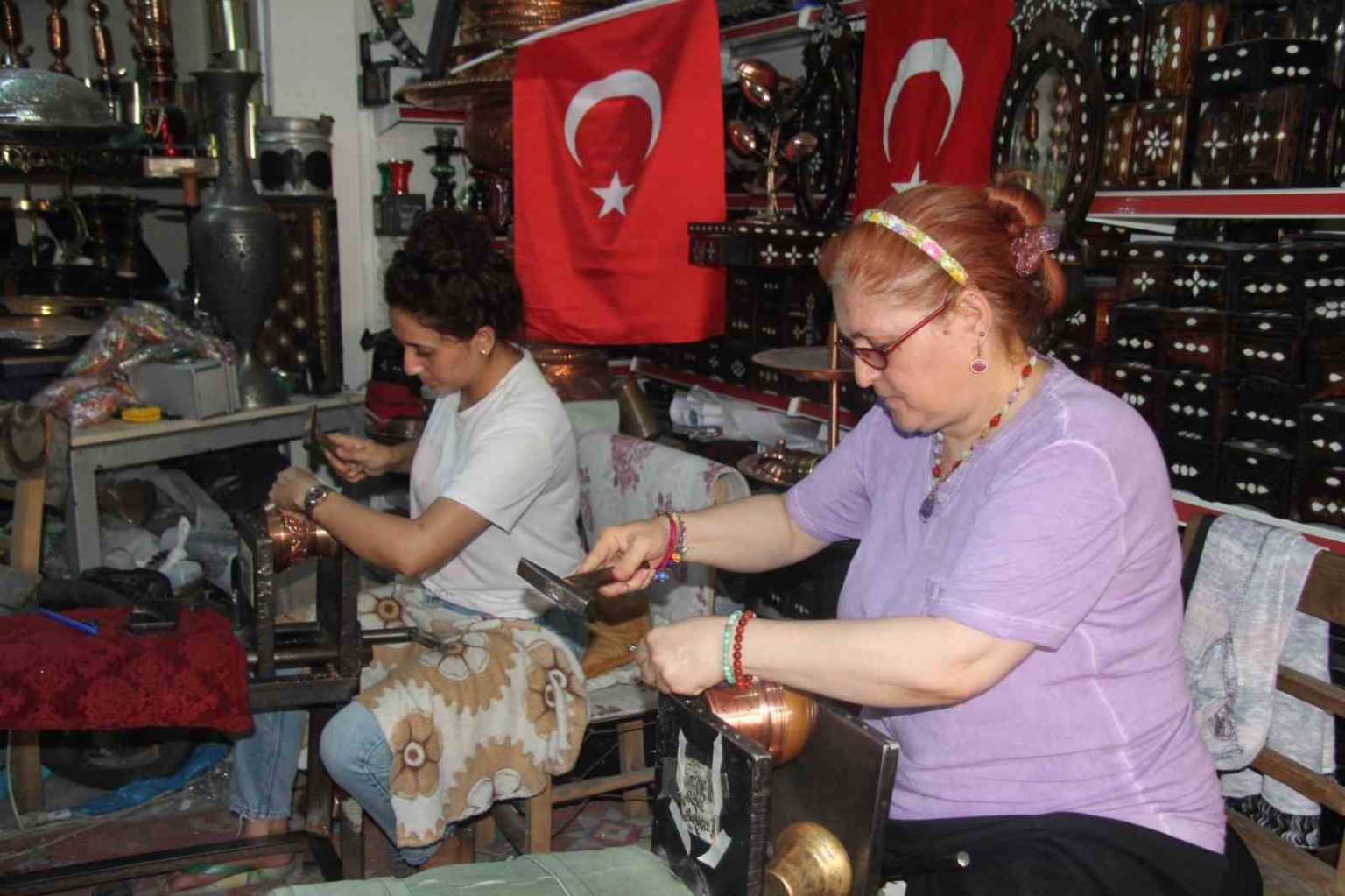 erkek-isi-diyenlere-inat-bakir-isleme-ustasi-oldular