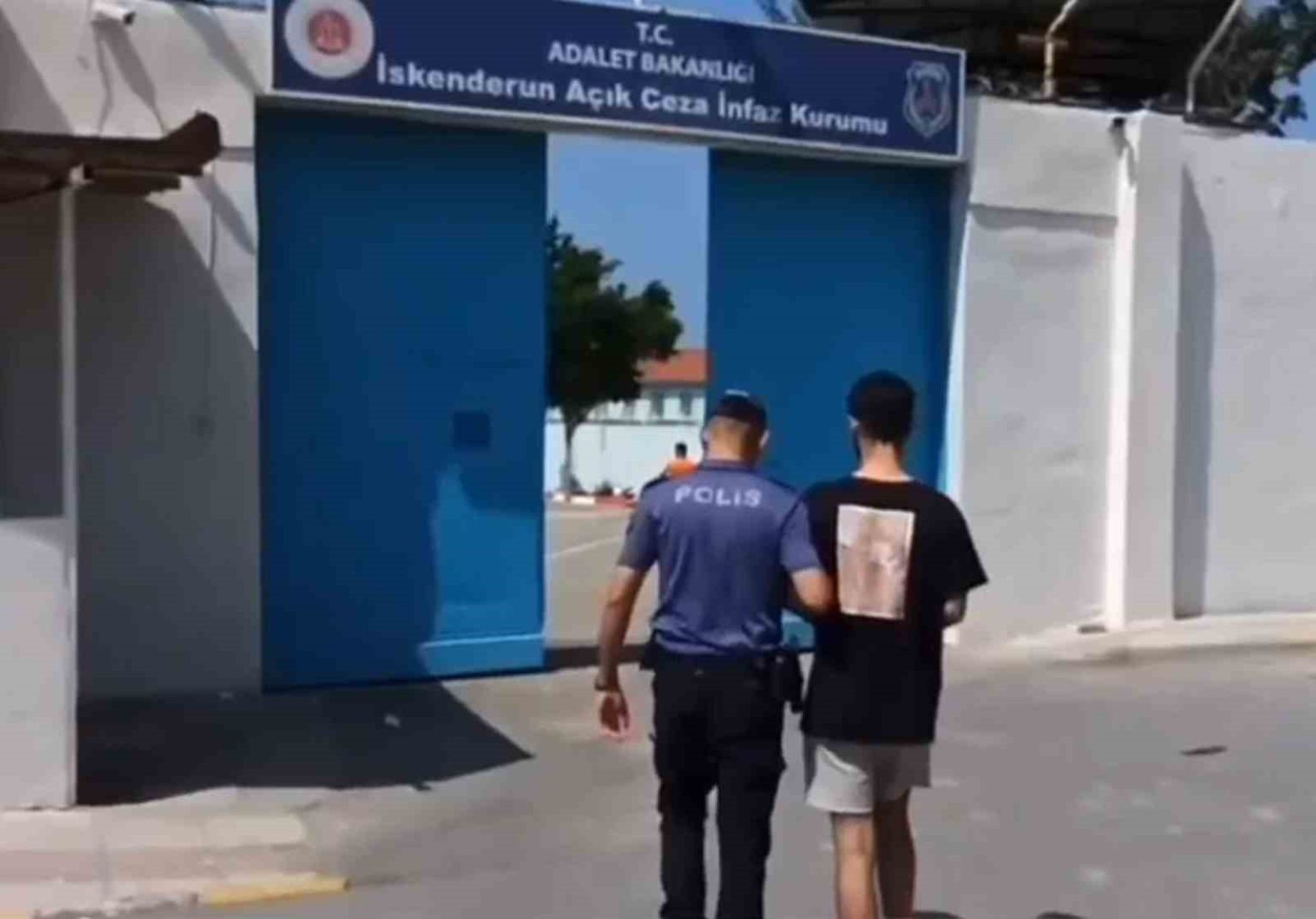 arsuzda-7-ay-15-gun-hapis-cezasiyla-aranan-sahis-yakalandi