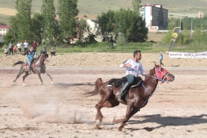 bayburtta-atli-cirit-il-birinciligi-musabakalari-bugun-basliyor