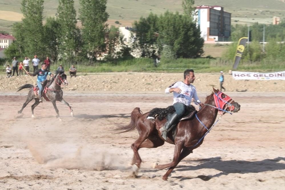 bayburtta-atli-cirit-il-birinciligi-musabakalari-bugun-basliyor