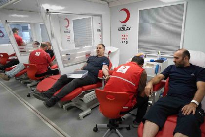 birbirimize-candan-bagliyiz-kampanyasinda-bin-472-unite-kan-bagisi-toplandi