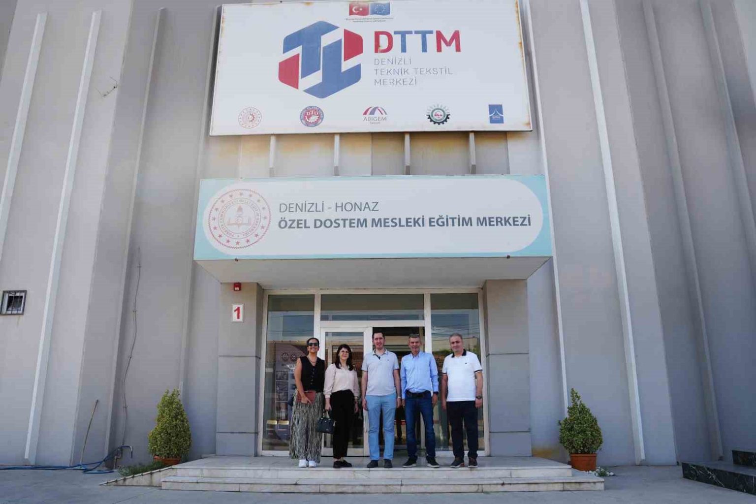 dso-3-meslek-komitesi-uyeleri-denizli-teknik-tekstil-merkezini-ziyaret-etti
