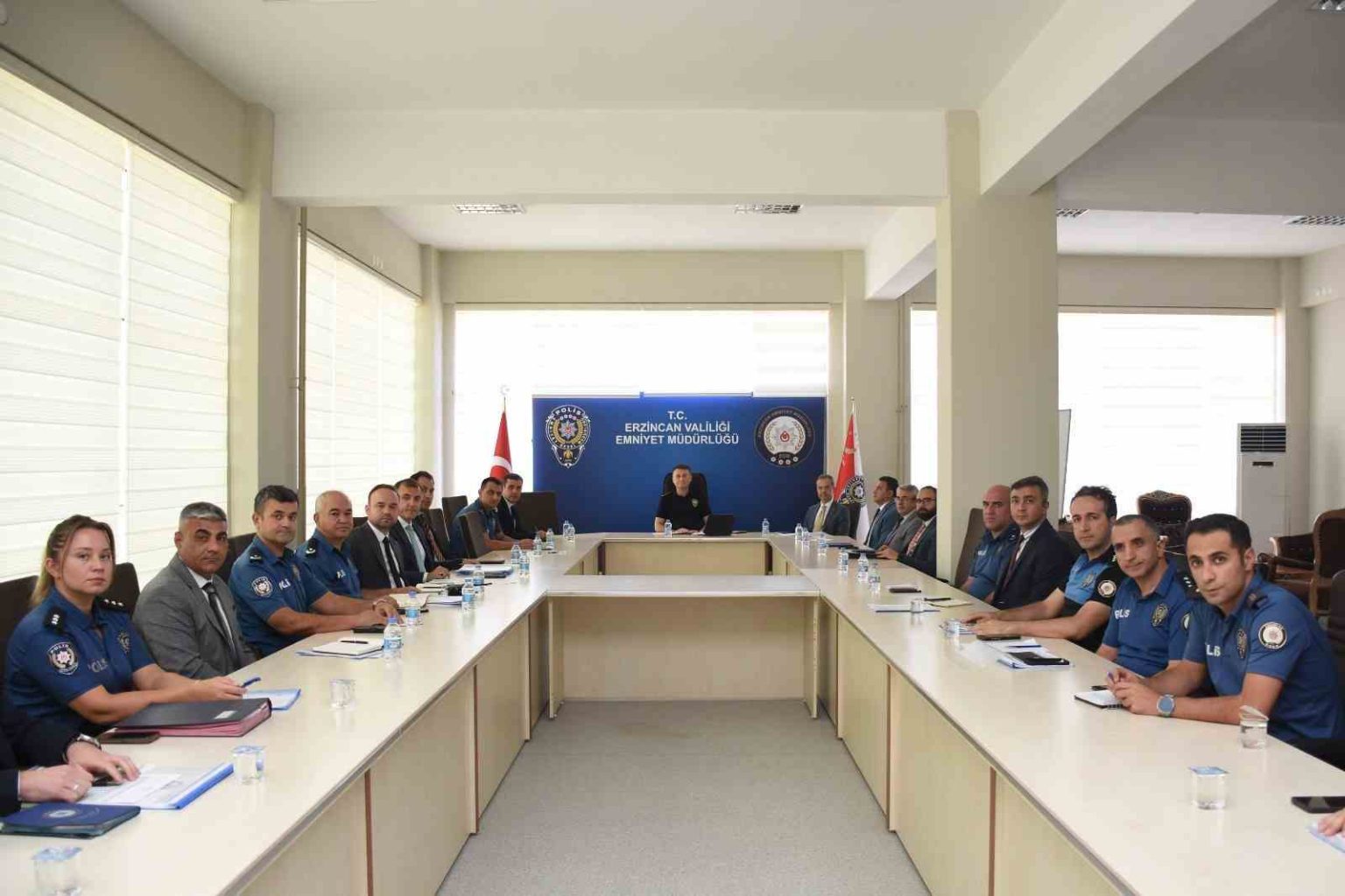 emniyet-muduru-baybaba-birim-amirleriyle-toplanti-yapti