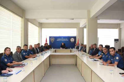 emniyet-muduru-baybaba-birim-amirleriyle-toplanti-yapti