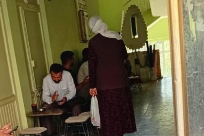 hakkaride-dilencilik-yapan-kadini-memleketine-gonderdiler