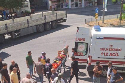 igdirda-tir-motosiklete-carpti-1-yarali