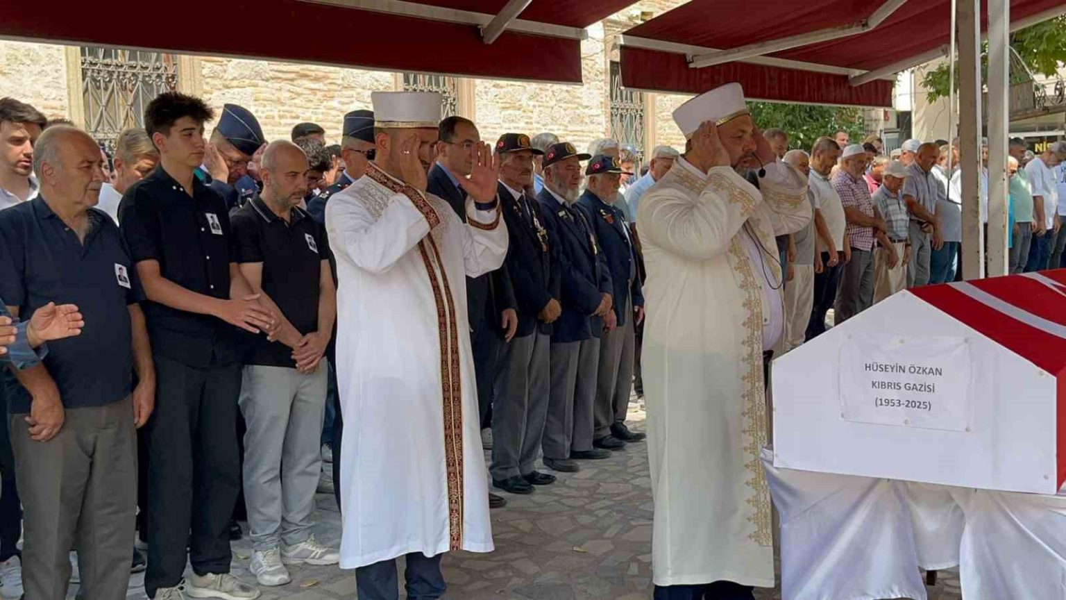 kibris-gazisi-huseyin-ozkan-son-yolculuguna-ugurlandi